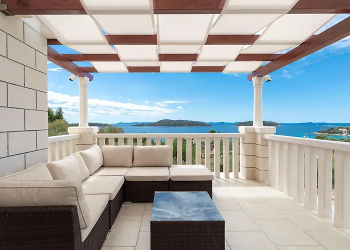 Modern Near The Sea Villa *