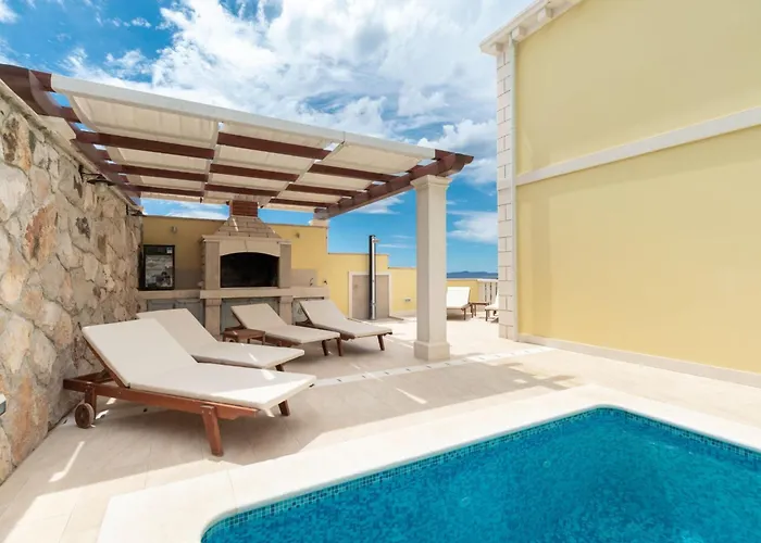 Modern Near The Sea Villa *