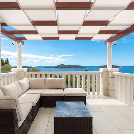 Modern Near The Sea Villa *