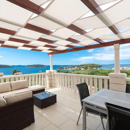 Villa Modern Near The Sea