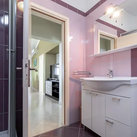 Villa Modern Near The Sea *