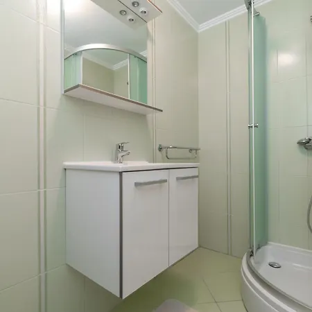 Modern Near The Sea فيلة